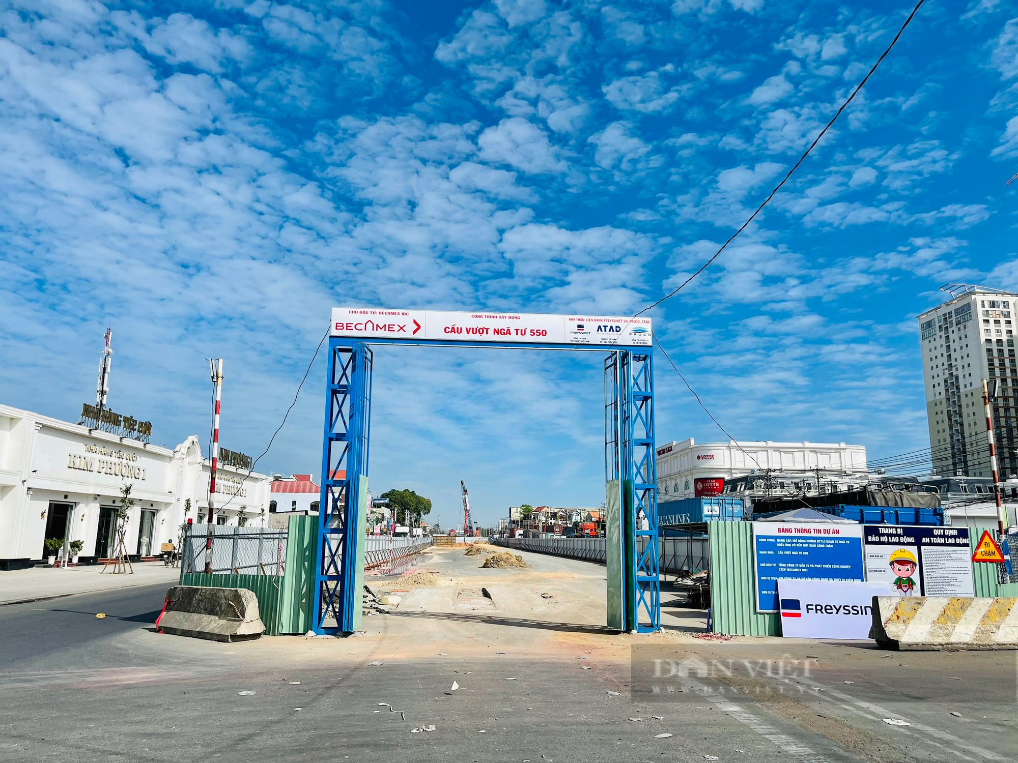Bình Dương xây nhiều cầu vượt trên đường ĐT743, bỏ bớt trạm BOT trên quốc lộ 13 - Ảnh 1.