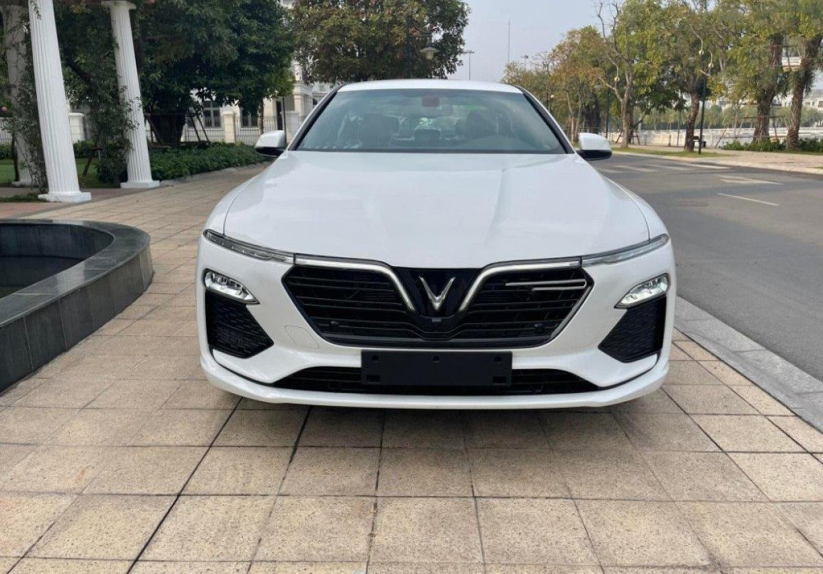 Chạy 36km, chủ xe đã vội rao bán VinFast Lux A2.0 với giá ngỡ ngàng - Ảnh 1.