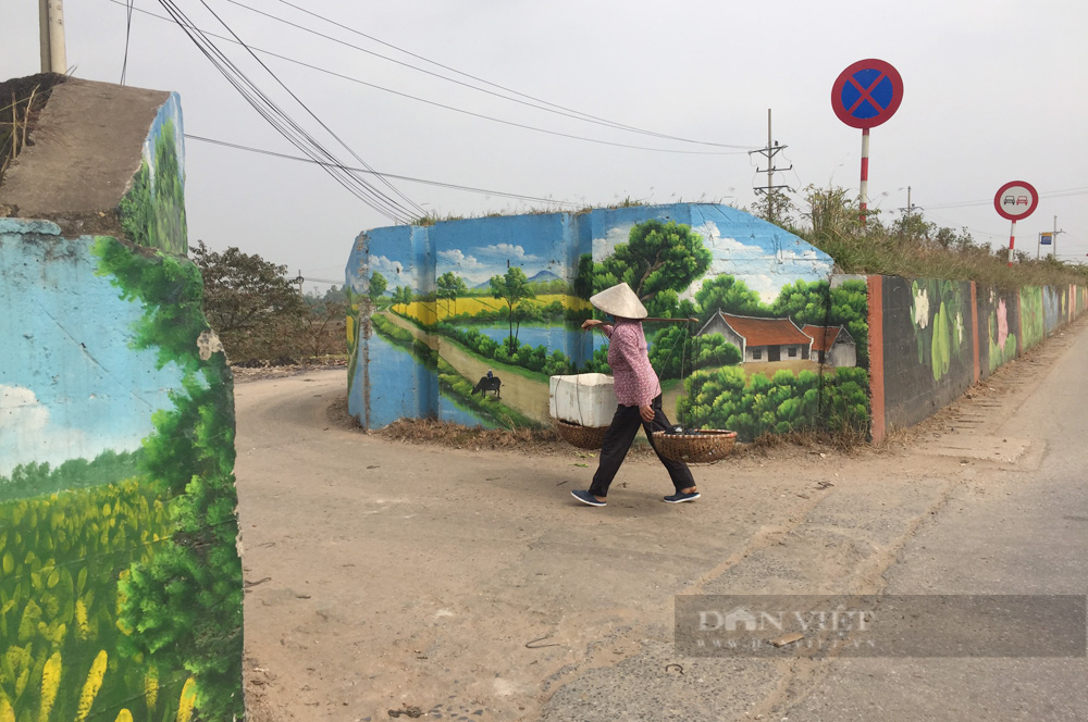 Con đường bích họa dài nhất Hà Nội &quot;xuống sắc&quot; cực thảm sau hơn một năm hoàn tành - Ảnh 6.