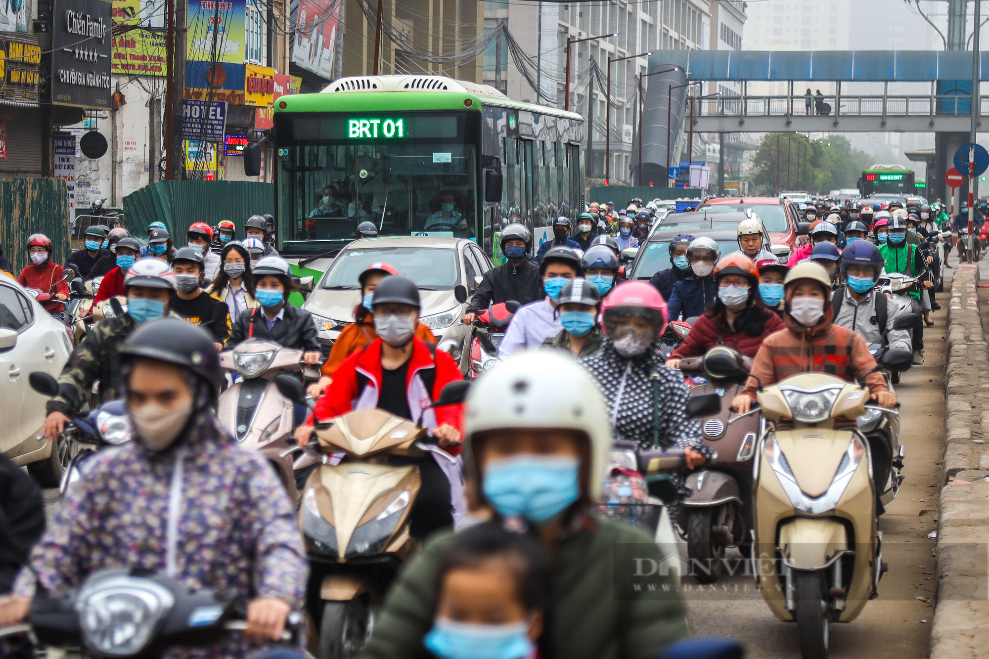 Hà Nội mở thêm 14 làn đường riêng cho xe buýt: Chuyên gia giao thông nói gì? - Ảnh 3.
