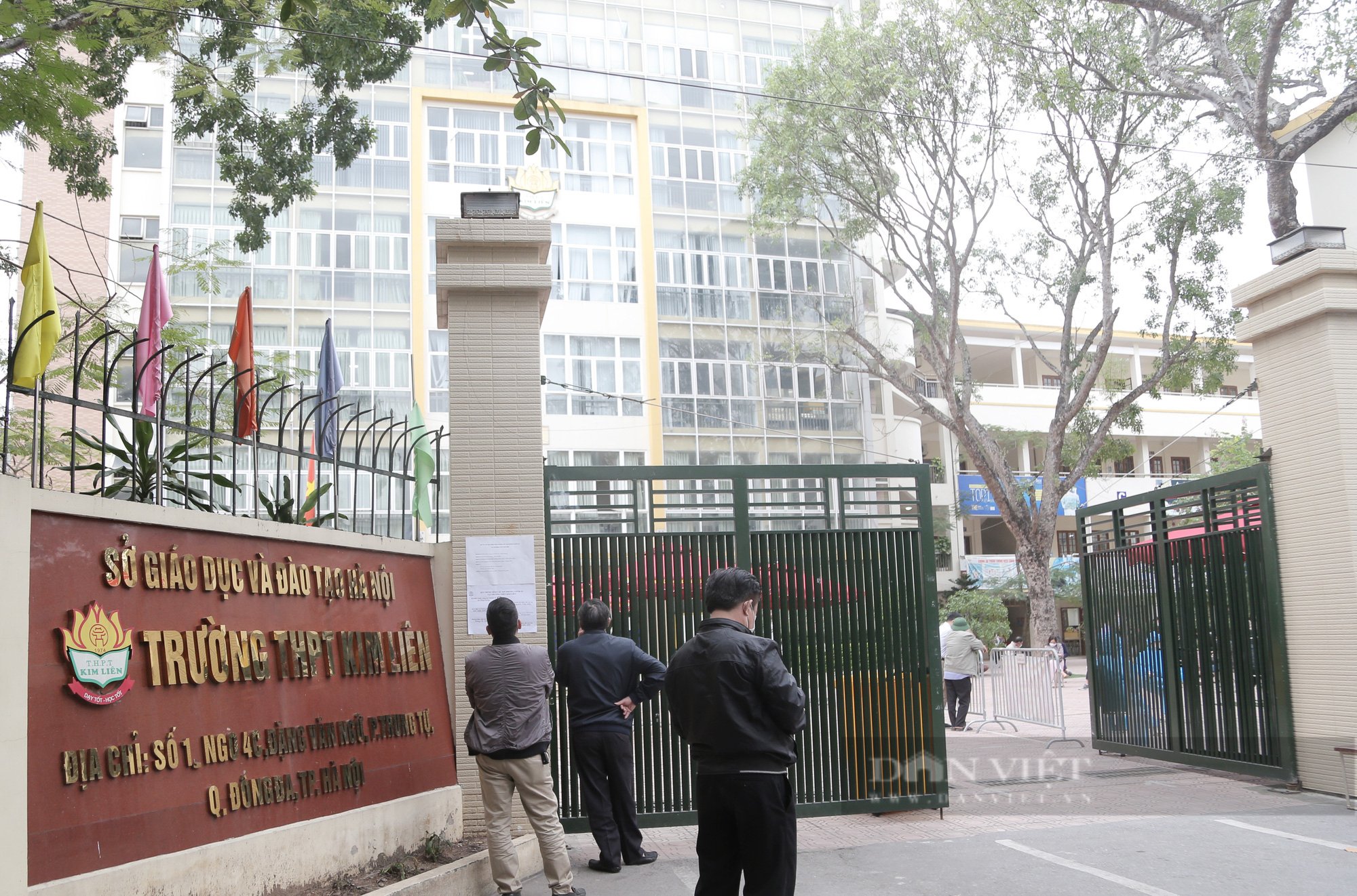 Phụ huynh lo lắng, nhà trường khó khăn trước tin học sinh THPT đi học lại từ 6/12 - Ảnh 2.