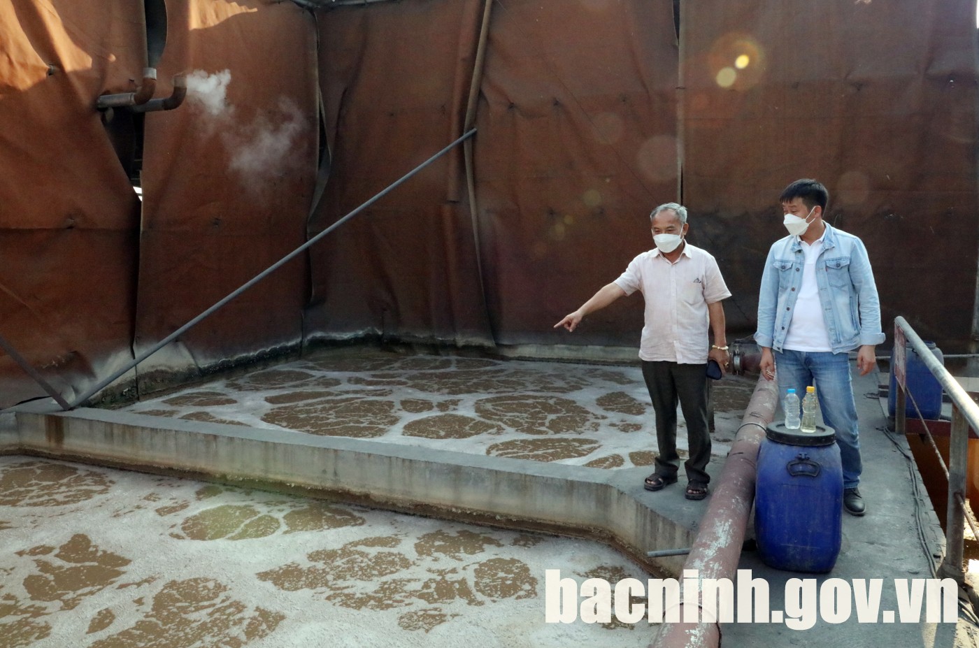 Doanh nghiệp CCN Phú Lâm từng bước khắc phục ô nhiễm môi trường - Ảnh 1. Doanh nghiệp CCN Phú Lâm từng bước khắc phục ô nhiễm môi trường - Ảnh 1.