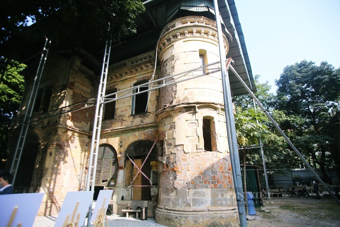 Biệt thự cổ gần 1.000 m2 bỏ hoang trên đất “kim cương” giữa Hà Nội, thành nơi nuôi gà chờ ngày được trùng tu - Ảnh 5.