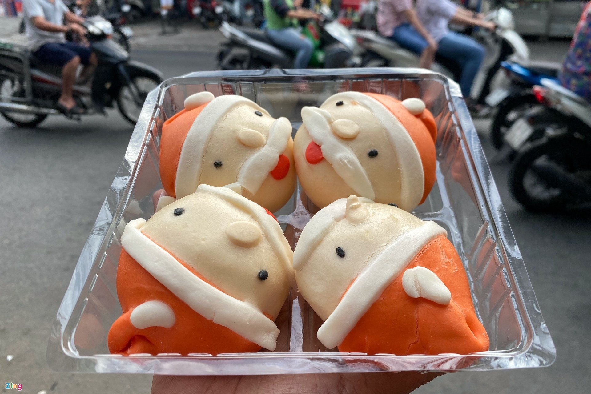 Bánh bao ông già Noel thu hút giới trẻ - Ảnh 4.