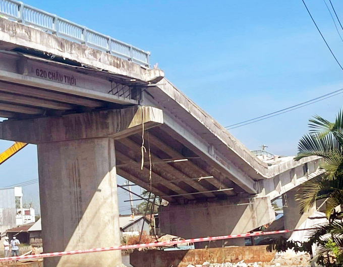 Cà Mau lập tổ đánh giá sự cố vụ cầu 54 tỷ đồng sắp hoàn thành bất ngờ sập - Ảnh 2.
