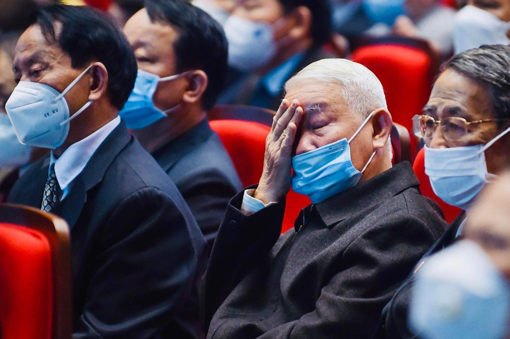 Những giọt nước mắt rơi bởi xúc động, tự hào trong lễ kỷ niệm 110 năm ngày sinh Đại tướng Võ Nguyên Giáp - Ảnh 2.