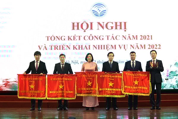 Bộ TT&TT tổ chức Hội nghị tổng kết công tác năm 2021 và triển khai nhiệm vụ năm 2022 - Ảnh 5.
