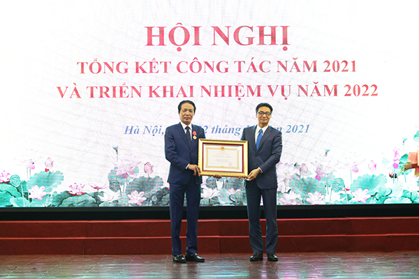Bộ TT&TT tổ chức Hội nghị tổng kết công tác năm 2021 và triển khai nhiệm vụ năm 2022 - Ảnh 3.