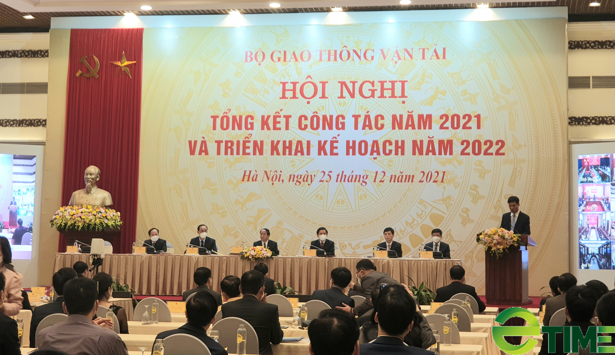 Phó Thủ tướng yêu cầu Bộ GTVT chú trọng các dự án hàng không - Ảnh 1. Phó Thủ tướng yêu cầu Bộ GTVT chú trọng các dự án hàng không - Ảnh 1.