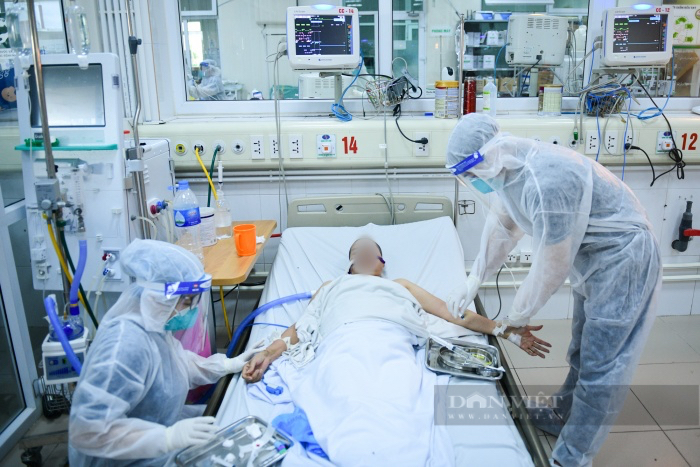 Chạm mốc gần 2.000 ca mắc Covid-19 trong ngày, 8 quận nội thành là &quot;vùng cam&quot;, Hà Nội cần làm gì? - Ảnh 4.