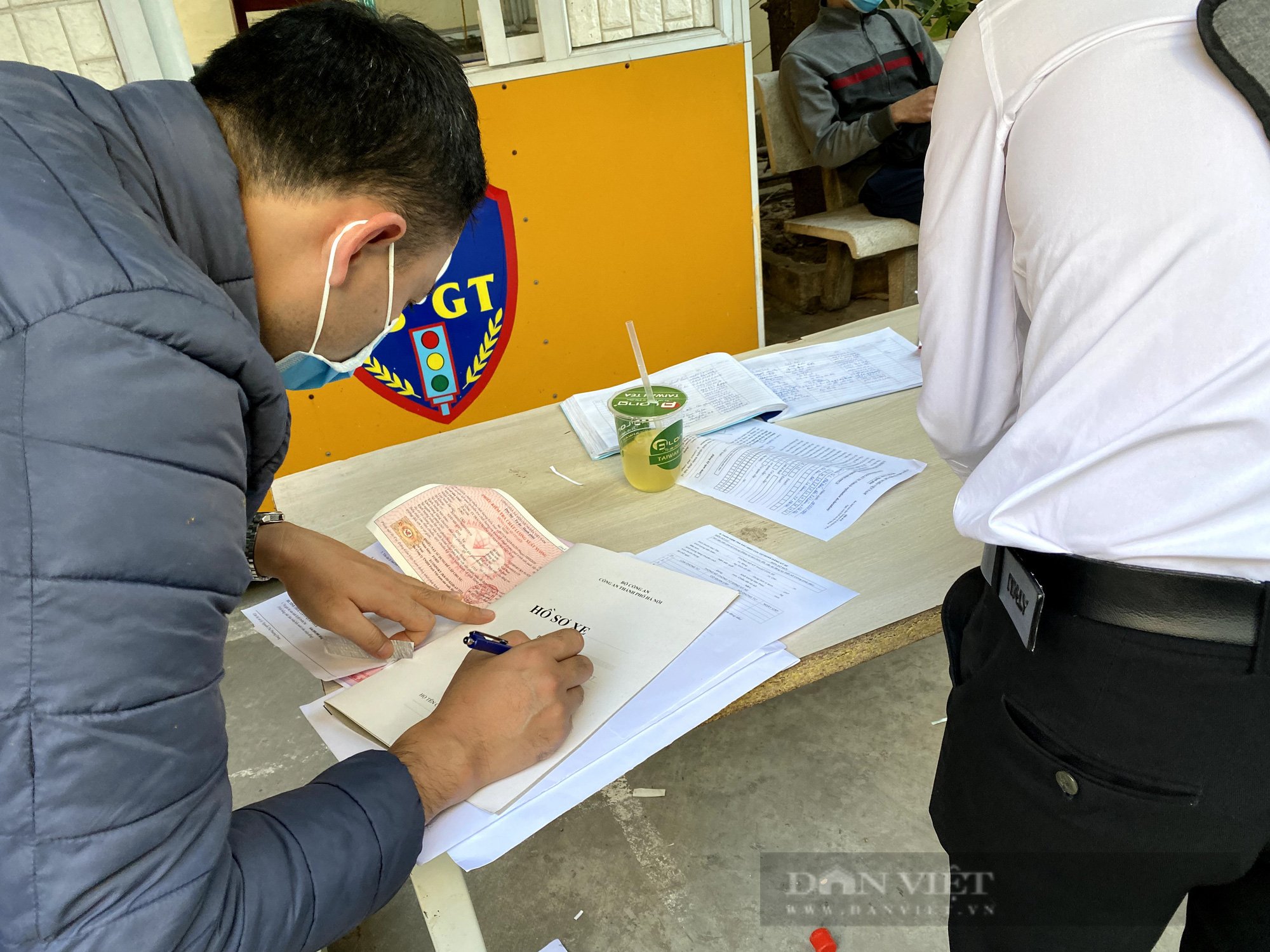 Quy định về đổi biển số vàng và mức phạt với những xe kinh doanh chưa đổi biển vàng sau ngày 1/1/2022 - Ảnh 3.