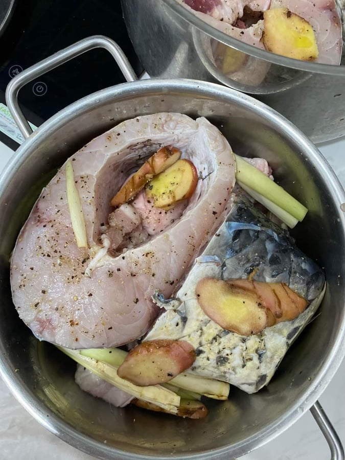 Mẹo kho cá không tanh dễ làm nhất - Ảnh 2.