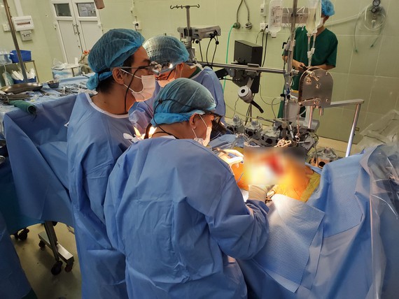 &quot;Cứu cánh&quot; mới cho bệnh nhân tiếp tục tắc mạch máu sau khi đã đặt stent - Ảnh 1.