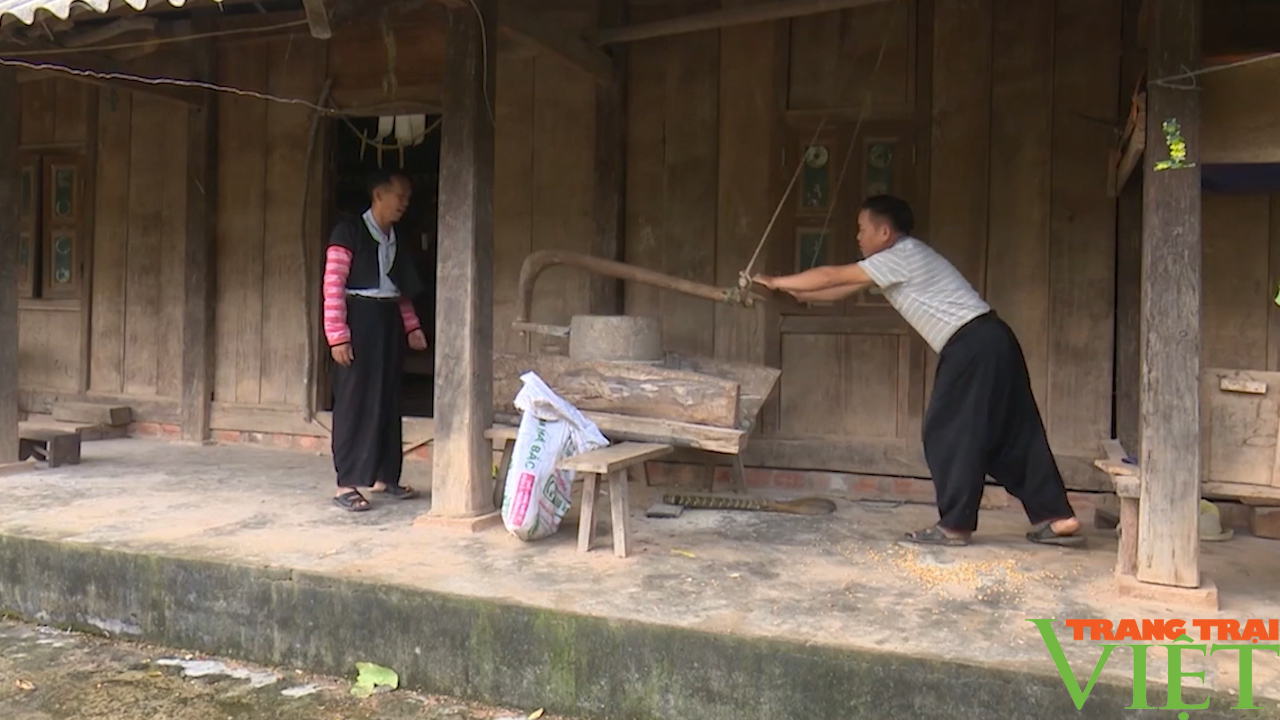 Người thay đổi Pha Luông - Vùng đất  hoang sơ, nghèo đói - Ảnh 2.