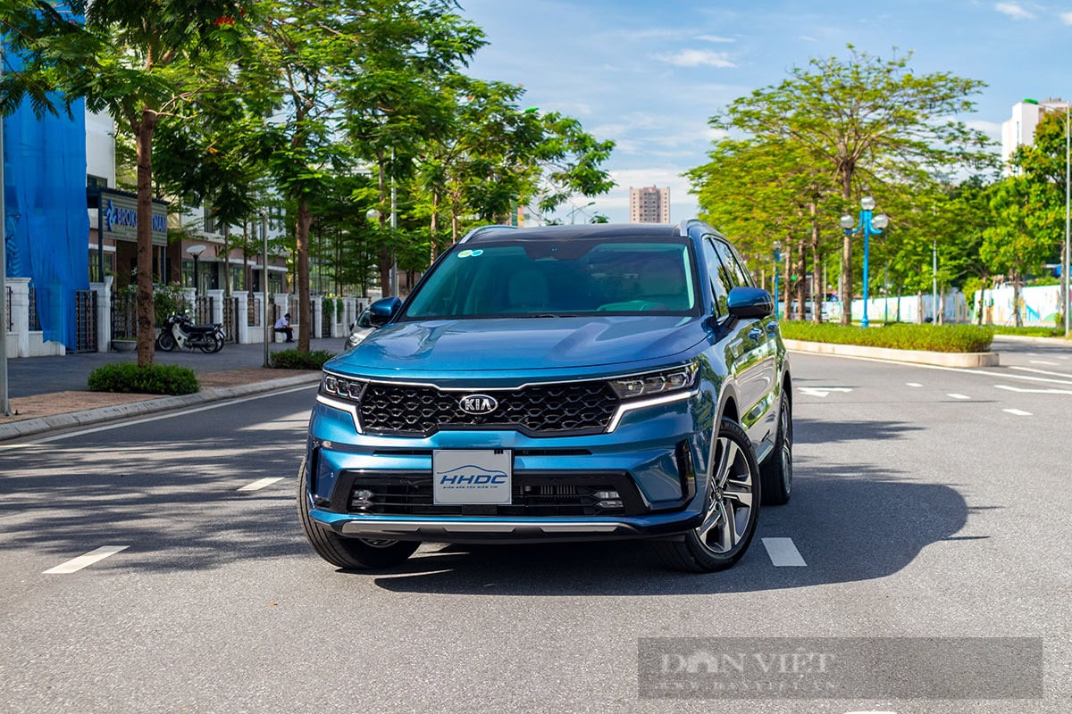 Giá lăn bánh xe Kia Sorento tháng 12/2021 giảm sâu nhờ ưu đãi 50% lệ phí trước bạ - Ảnh 1.