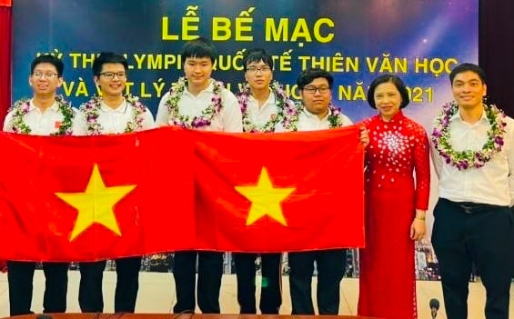 Tàu Cát Linh - Hà Đông chính thức hoạt động lọt top 10 sự kiện nổi bật của Thủ đô Hà Nội năm 2021 - Ảnh 6.