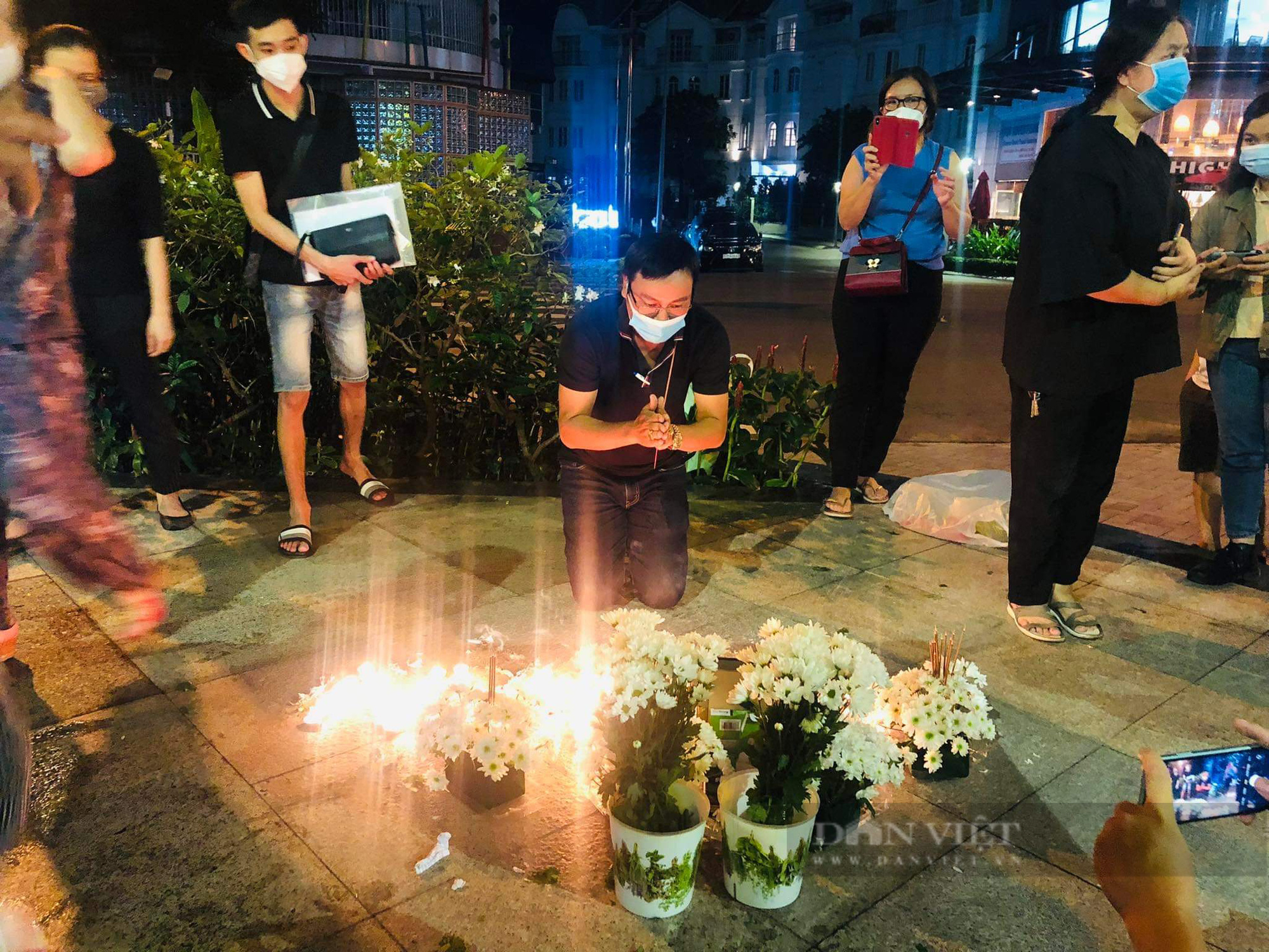 Vụ bé gái 8 tuổi tử vong nghi do bạo hành: Lời kể của người chăm sóc bé từ lúc mới sinh - Ảnh 1.