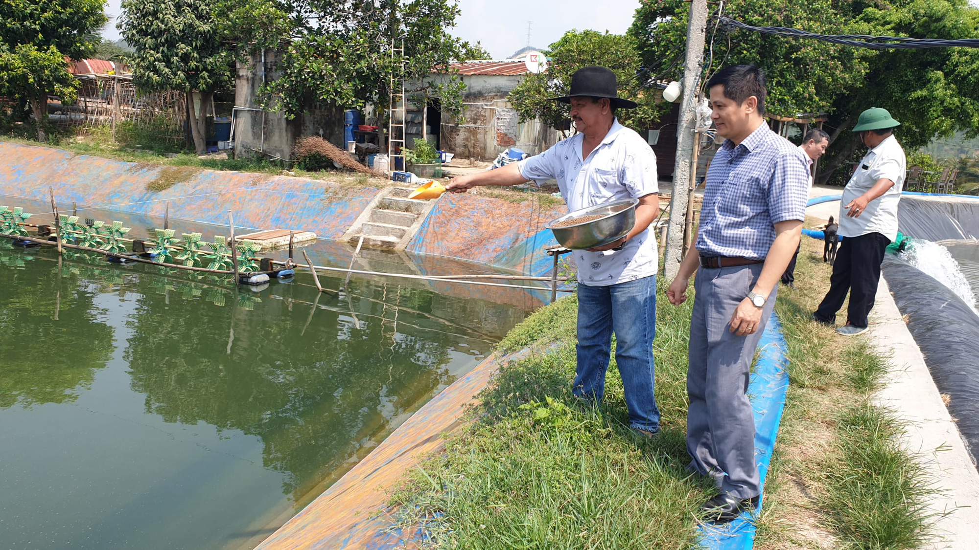 Đà Nẵng: Ngân hàng chính sách xã hội hiện thực hóa mục tiêu kép năm 2021 - Ảnh 3. Đà Nẵng: Ngân hàng chính sách xã hội hiện thực hóa mục tiêu kép năm 2021 - Ảnh 3.