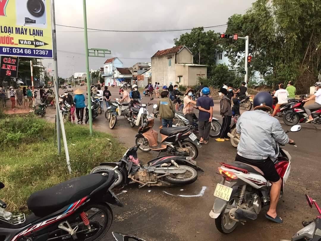 Tài xế &quot;xe điên&quot; tông 13 xe máy hư hỏng, 2 người chết, 13 người bị thương đang thử việc  - Ảnh 1.