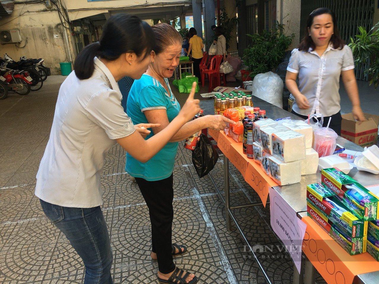 Phân loại rác tại nguồn vẫn bộn bề khó khăn, tại sao ? - Ảnh 1.