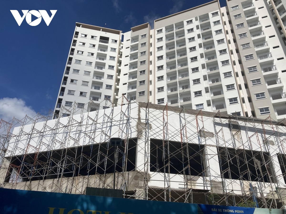 Nhà ở giá thấp tại TP.HCM: Cần tạo cơ chế thuận lợi về thủ tục, đất đai - Ảnh 1.