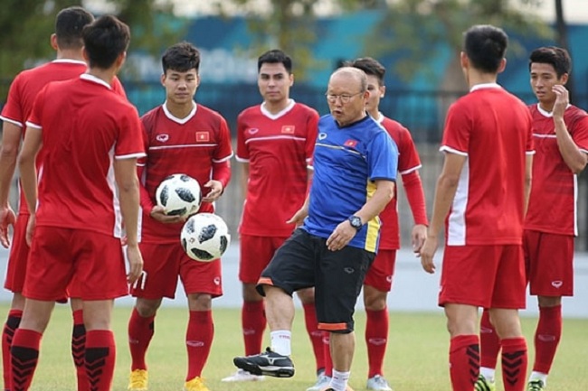 Tin tối (6/12): Đài truyền hình lớn nhất Hàn Quốc cuồng ĐT Việt Nam - Ảnh 1.