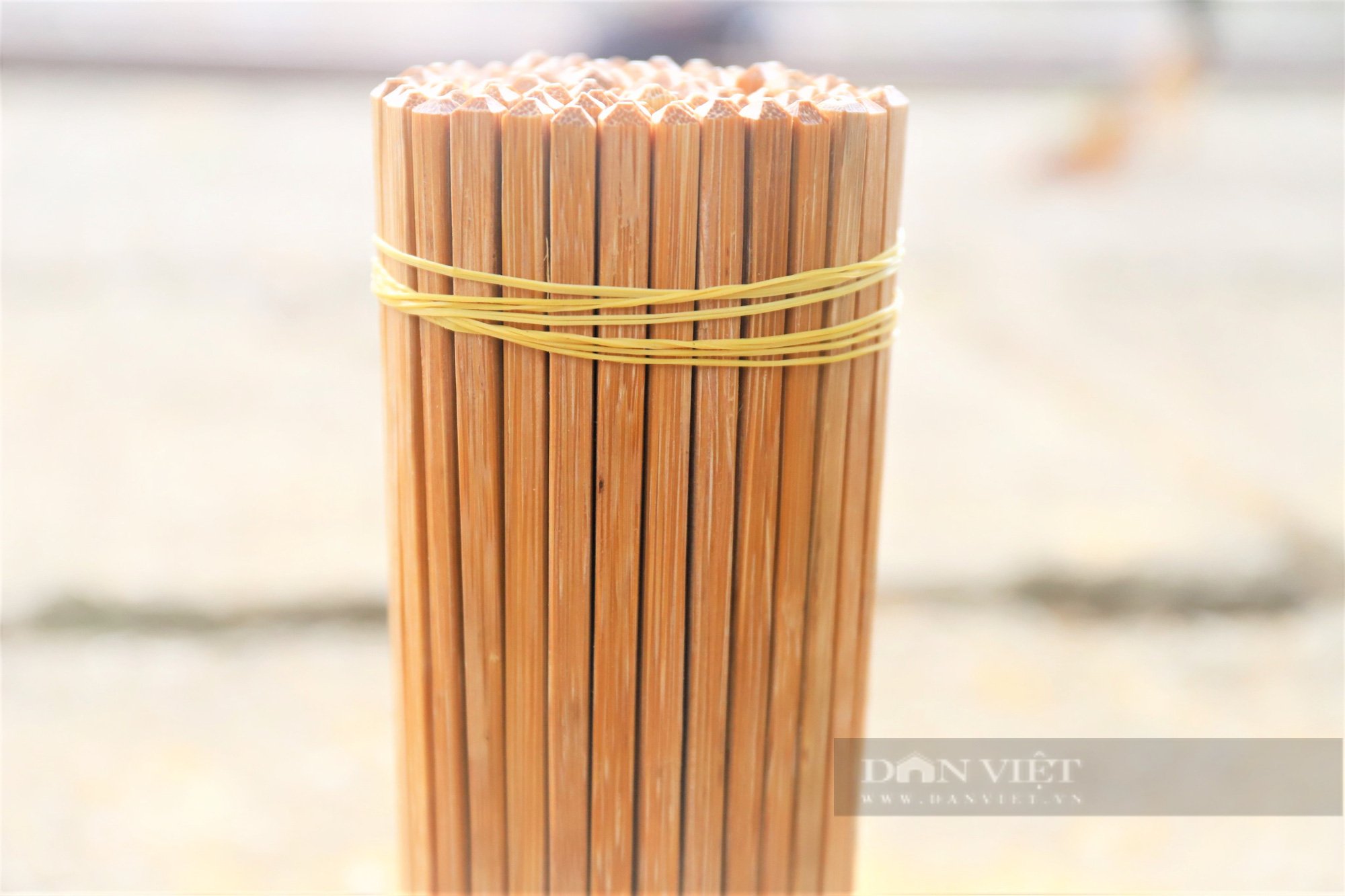 Người dân Hà Tĩnh “vót tiền” bằng cau rừng làm đũa - Ảnh 9.