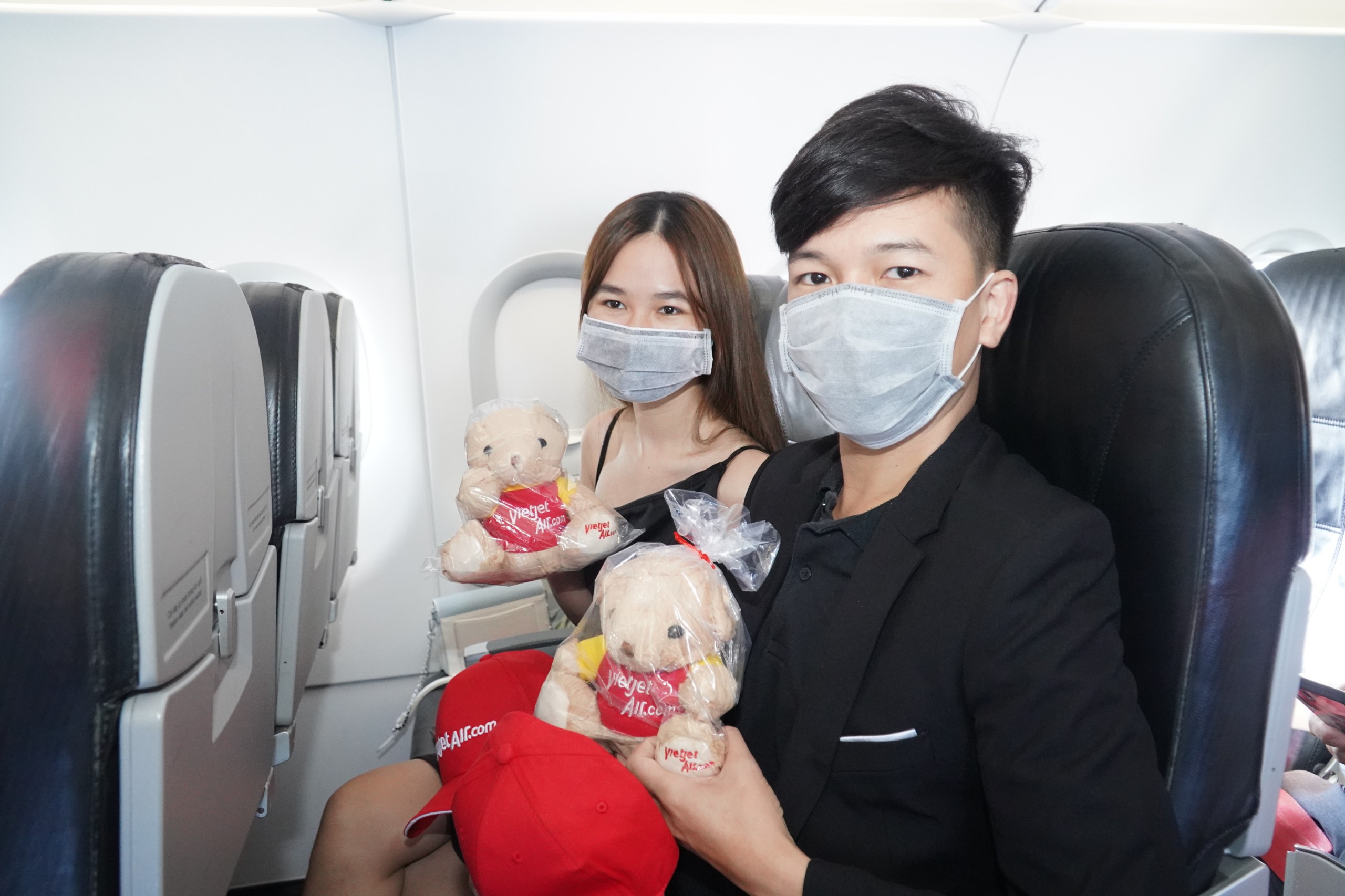 Vé máy bay cao hơn phí quản trị, ai được đổi, hoàn vé - Ảnh 1. Vé máy bay cao hơn phí quản trị, ai được đổi, hoàn vé - Ảnh 1.