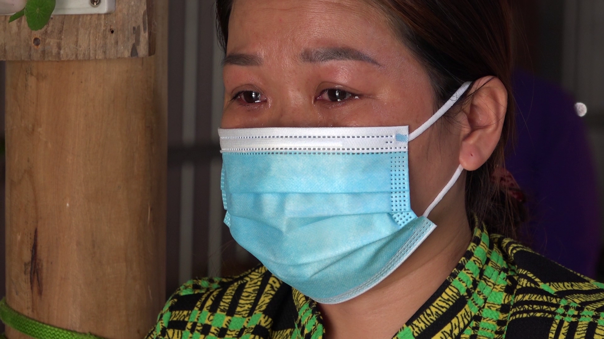 CLIP: Bắt giam người phụ nữ dùng “chiêu” đơn giản lừa đảo hơn 3,6 tỉ đồng - Ảnh 3.