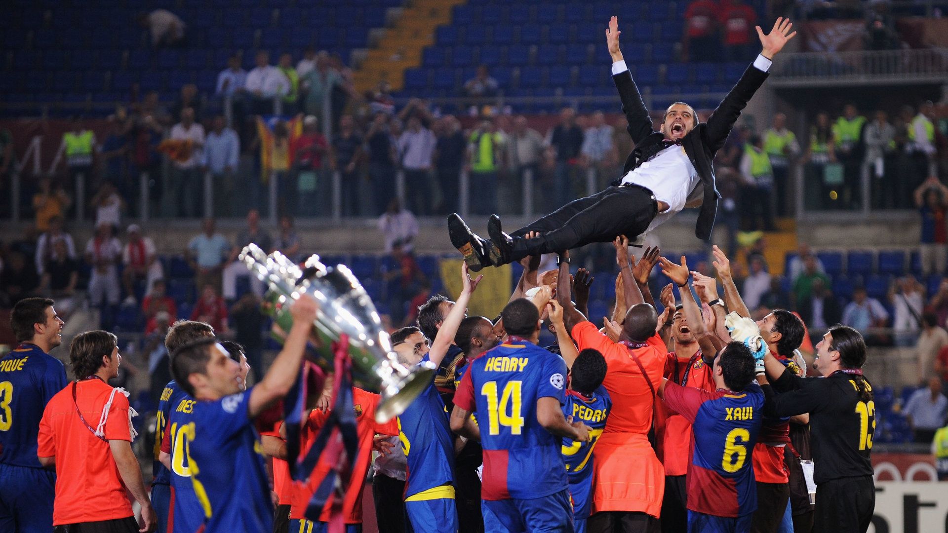 9 HLV từng đoạt &quot;cú ăn ba&quot;: Pep Guardiola có cơ hội lập &quot;cú đúp&quot; - Ảnh 5.
