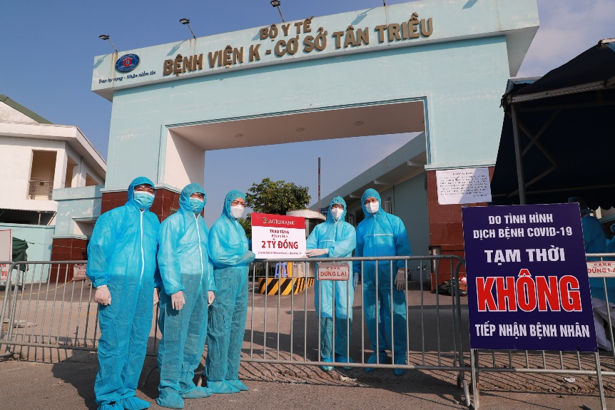 Agribank hỗ trợ bệnh viện tuyến đầu phòng chống Covid-19 - Ảnh 1. Agribank hỗ trợ bệnh viện tuyến đầu phòng chống Covid-19 - Ảnh 1.