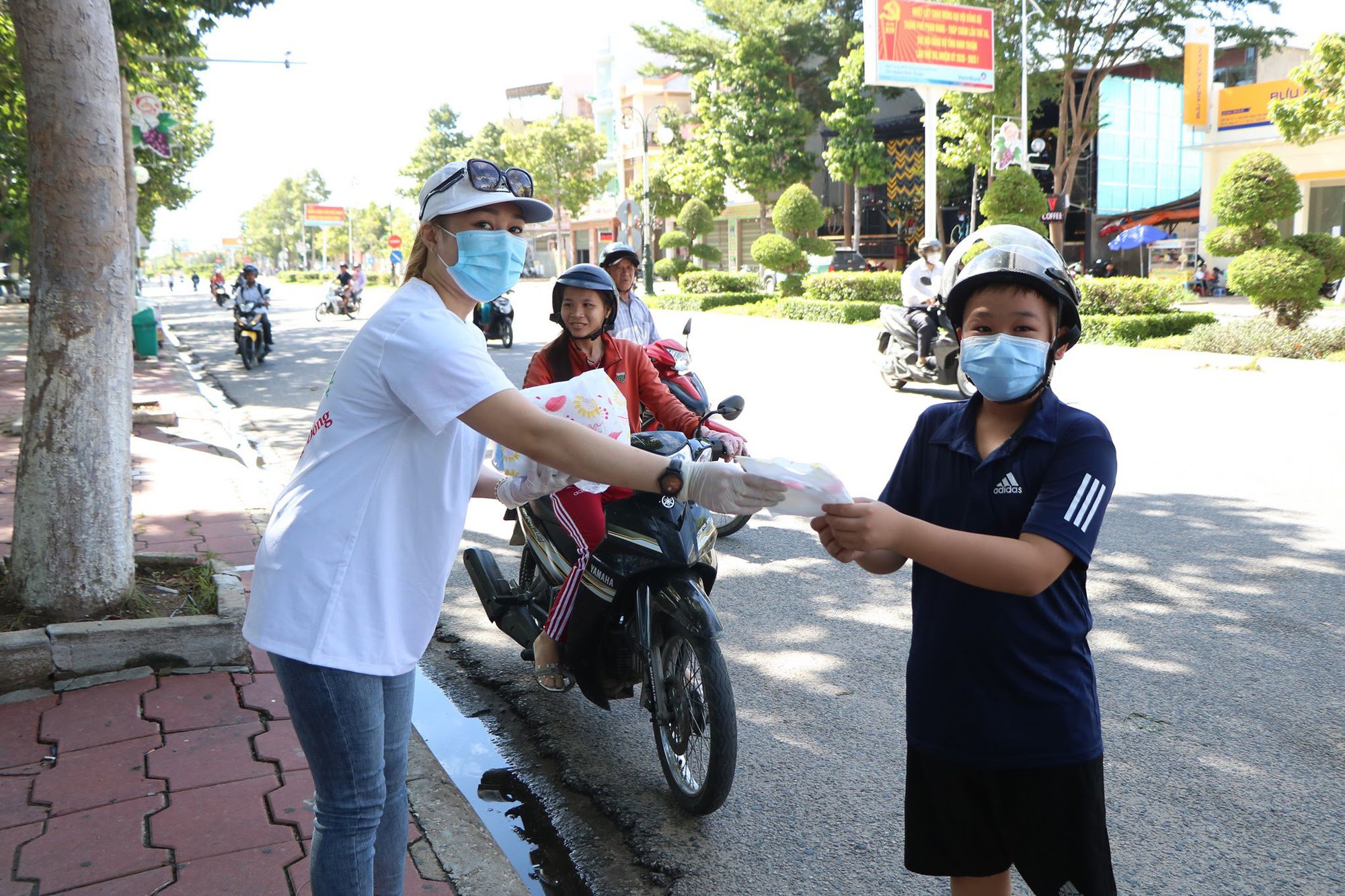 Dịch Covid-19: Ninh Thuận tạm dừng các cuộc họp, hội nghị, hội thảo,... - Ảnh 1.