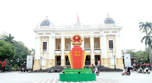 [Ảnh] Hà Nội: Đường phố trang hoàng rực rỡ chào đón ngày hội của toàn dân - Ảnh 1.