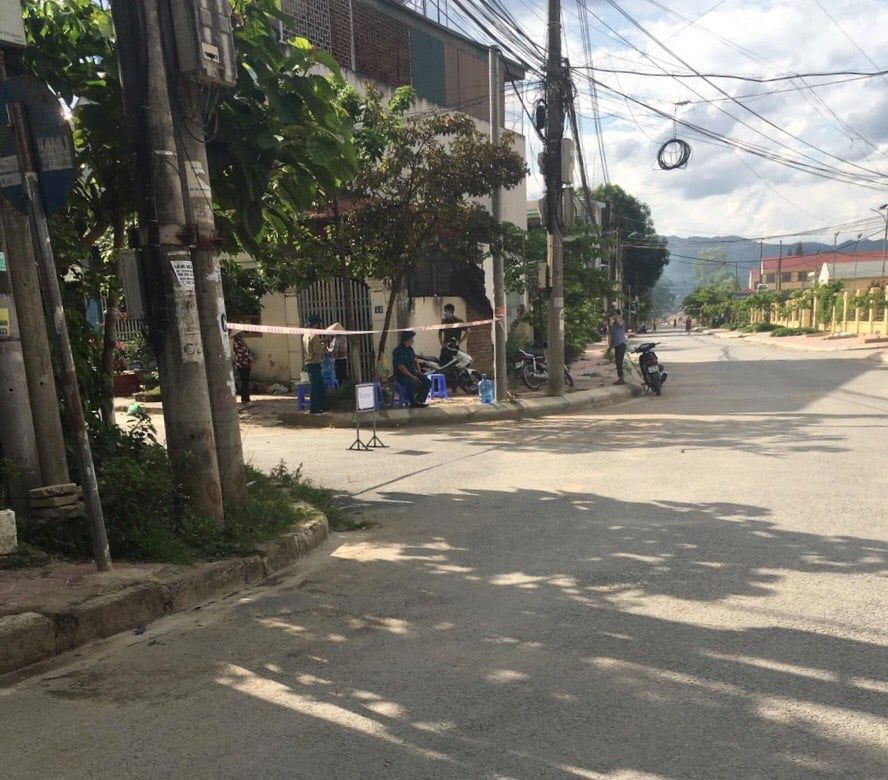 Điện Biên: Lịch trình dày đặc của 3 bệnh nhân dương tính Covid-19 tại huyện Nậm Pồ - Ảnh 2.