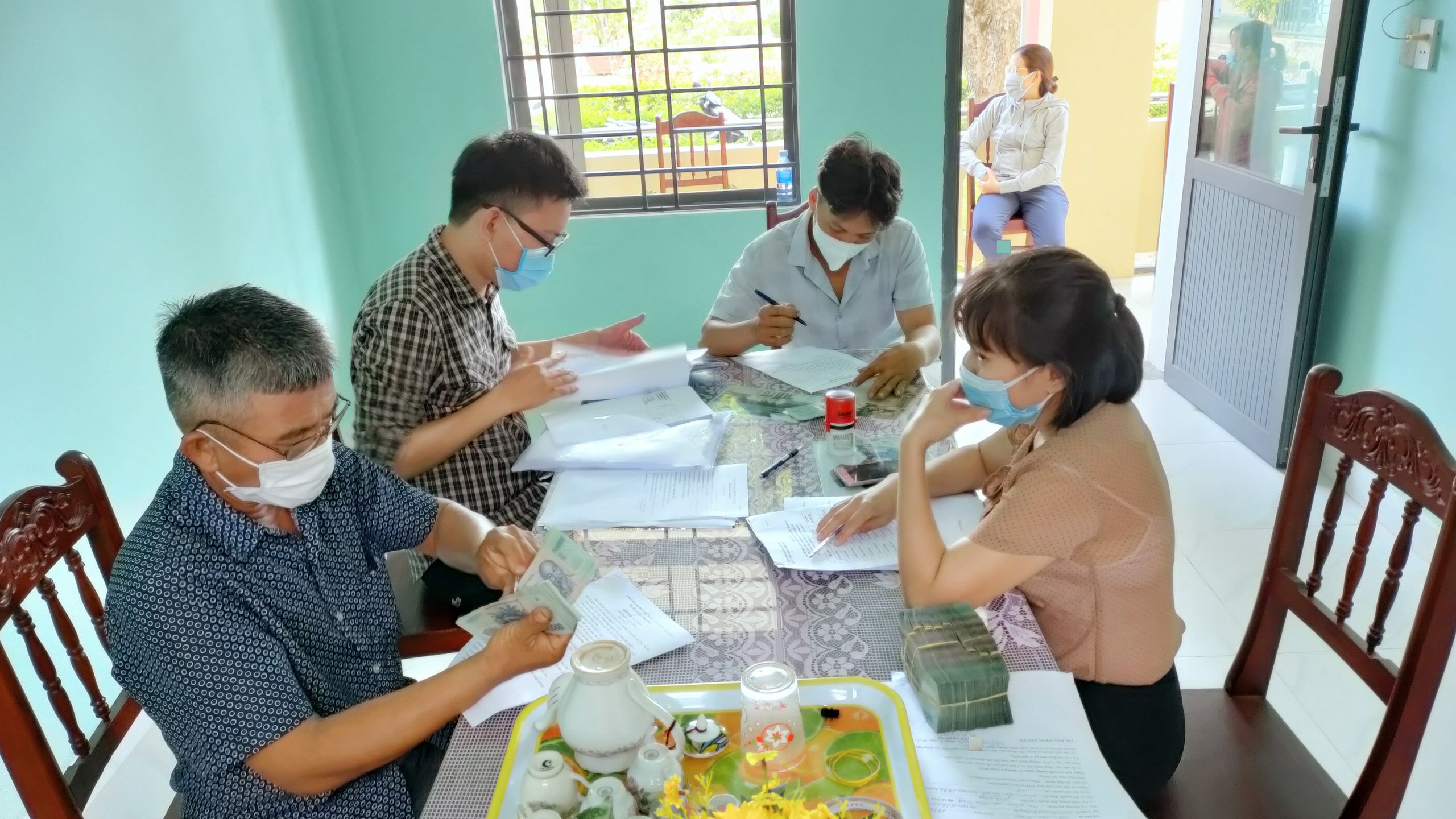 Quảng Nam: HND Điện Bàn giải ngân 1,5 tỷ Quỹ Hỗ trợ nông dân cho 20 hộ vay - Ảnh 1.