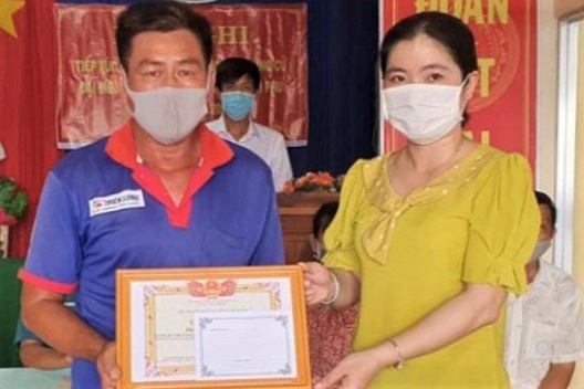 Cà Mau: Biểu dương một gia đình hoãn đám cưới của con vì dịch Covid-19 - Ảnh 1.
