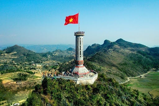 Núi đôi Quản Bạ có từ chuyện tình của ai? - Ảnh 4. Núi đôi Quản Bạ có từ chuyện tình của ai? - Ảnh 4.