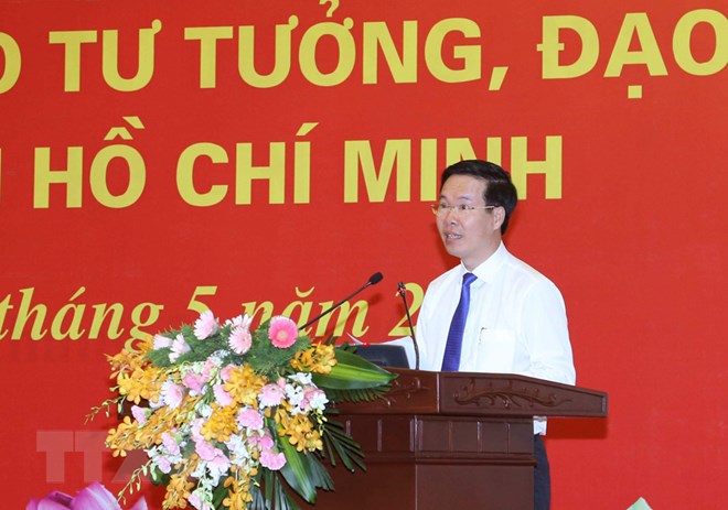 Bộ Chính trị: Tình trạng thiếu tự giác nhận khuyết điểm, đổ lỗi, nể nang, né tránh còn diễn ra ở nhiều nơi - Ảnh 1.