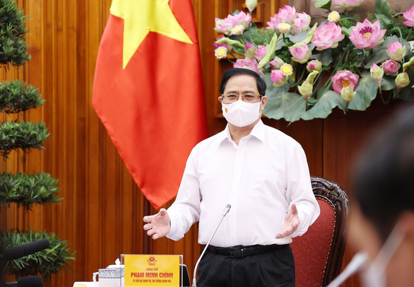 Thủ tướng: Mua vắc-xin phòng COVID-19 là trường hợp cấp bách, phải làm ngay - Ảnh 1. Thủ tướng: Mua vắc-xin phòng COVID-19 là trường hợp cấp bách, phải làm ngay - Ảnh 1.
