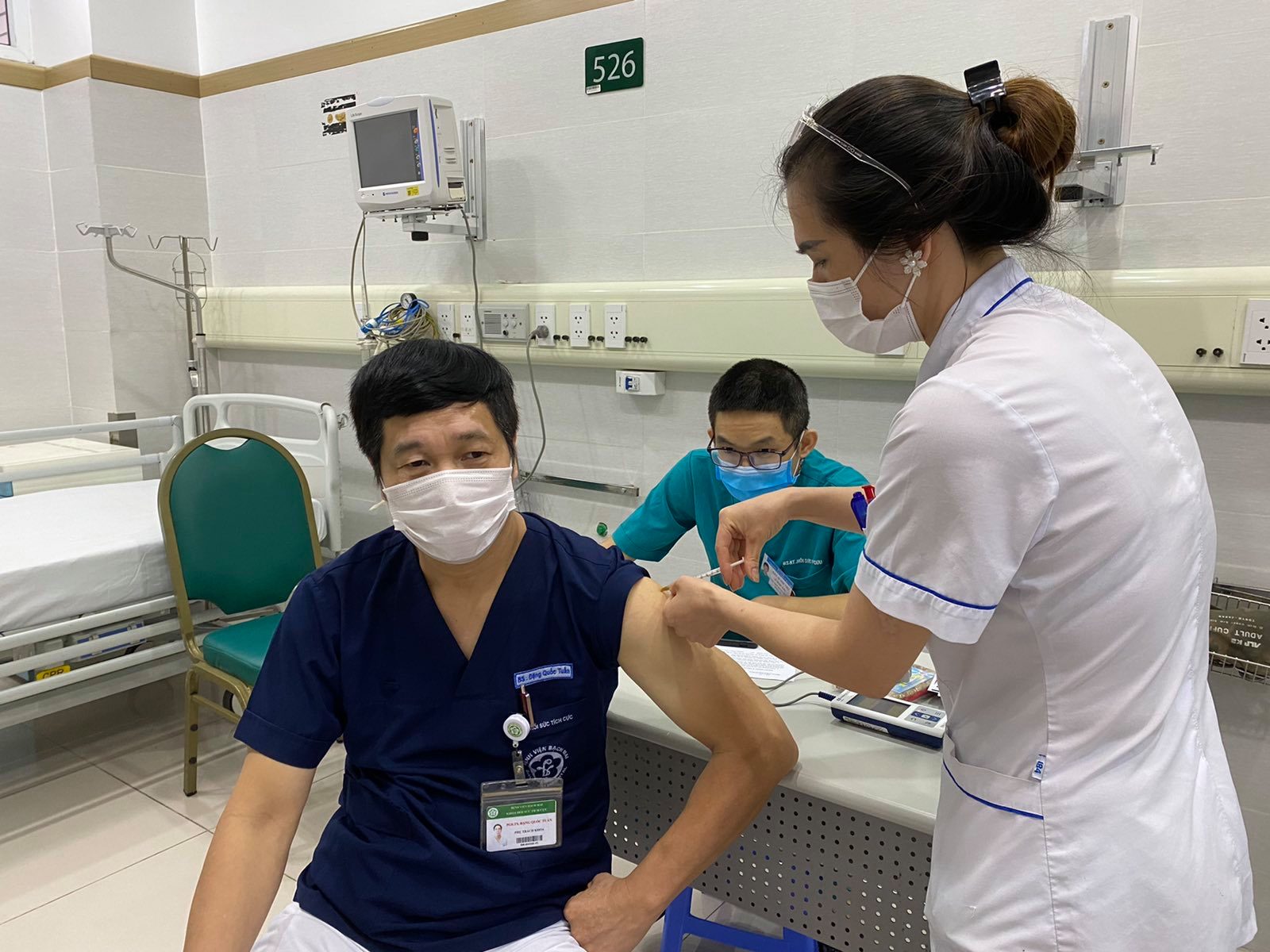 Nỗ lực &quot;phủ sóng&quot; vắc xin Covid-19 (bài 2): An toàn trên hết - Ảnh 1.