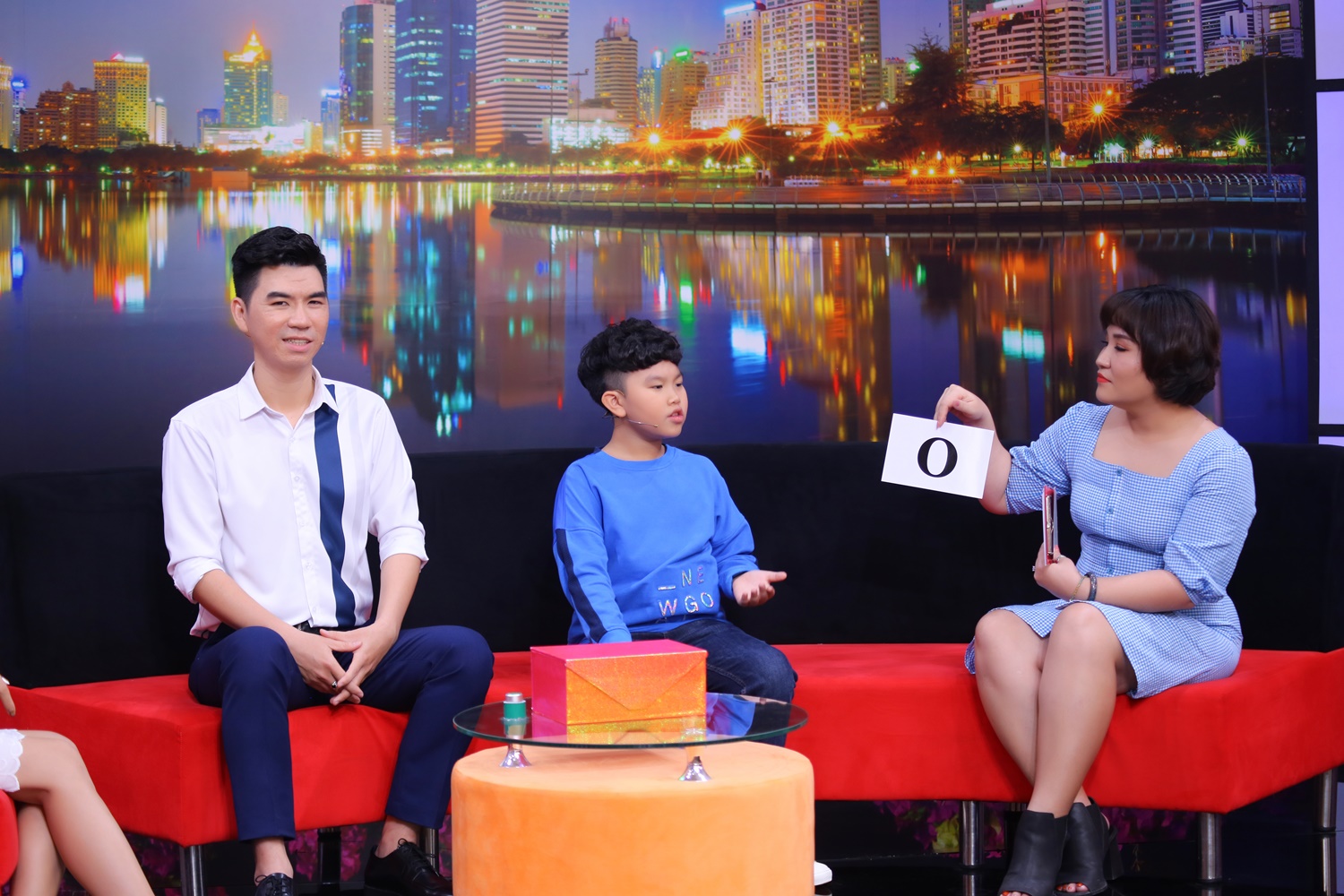 “Thánh nói” Minh Khang áp lực, sợ bạn bè tẩy chay vì mang danh “con nhà người như ta” - Ảnh 2.