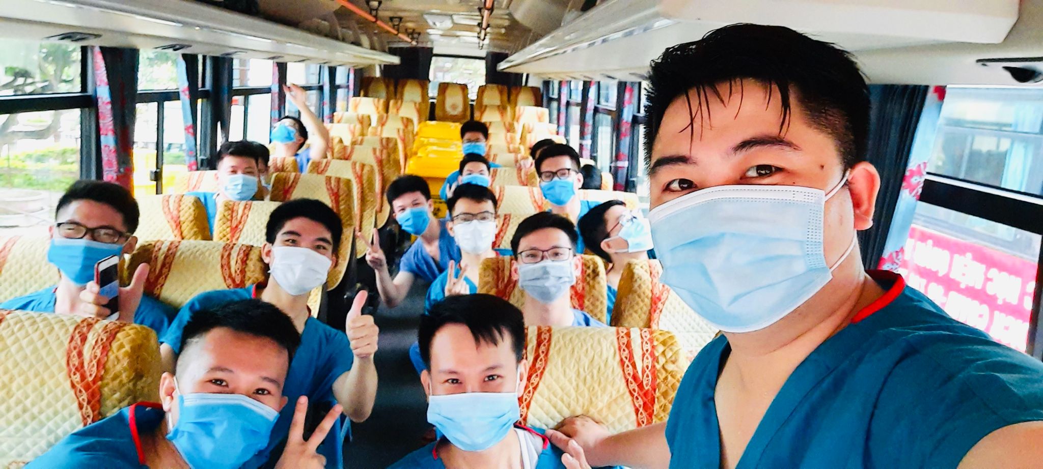 Tâm sự ấm lòng của sinh viên Quân Y nơi tuyến đầu chống dịch  - Ảnh 1.
