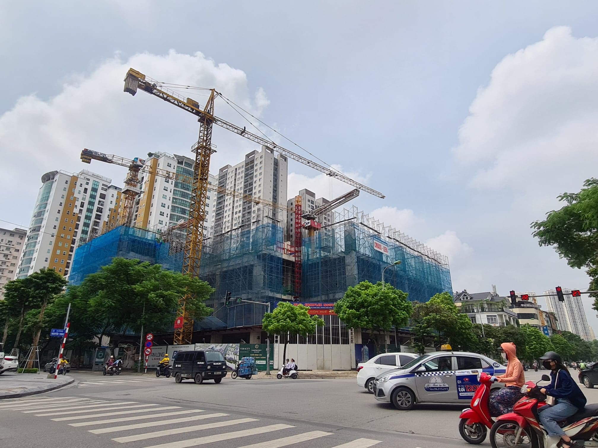 Giá bán căn hộ chung cư vẫn 'leo thang' - Ảnh 2.