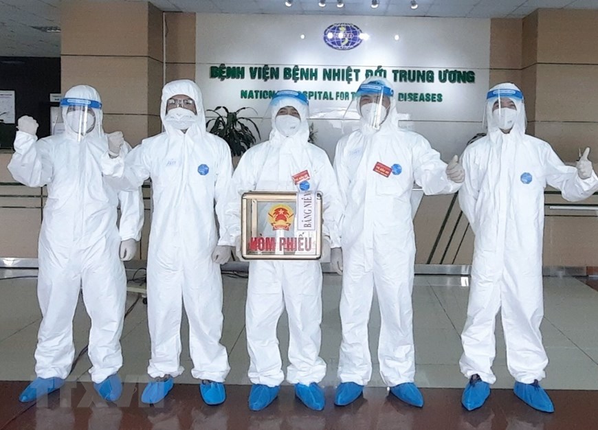 Loạt hình ảnh xúc động trong ngày bầu cử - Ảnh 7.