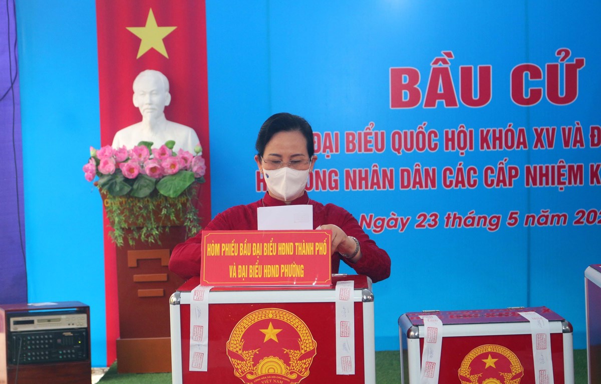 Hôm nay 69 triệu cử tri cả nước đi bỏ phiếu, thực hiện quyền công dân thiêng liêng - Ảnh 2. Hôm nay 69 triệu cử tri cả nước đi bỏ phiếu, thực hiện quyền công dân thiêng liêng - Ảnh 2.