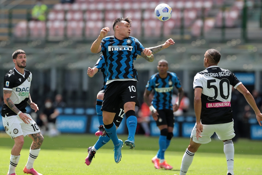 CHÙM ẢNH: Inter Milan ăn mừng chức vô địch Serie A sau hơn 1 thập kỷ - Ảnh 1.