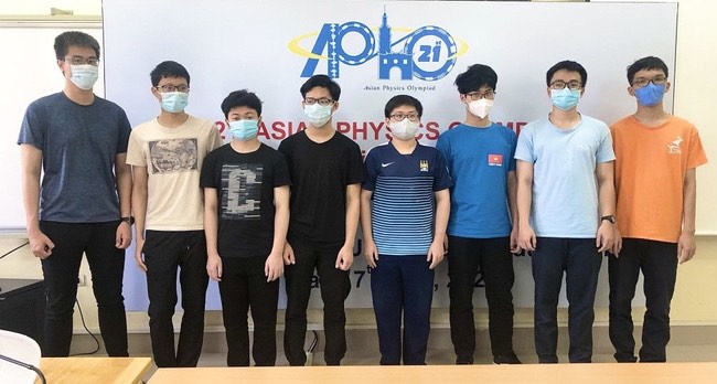 Chuyện ít biết chủ nhân chiếc Huy chương Bạc Olympic Vật lý năm 2021 từng có điểm thi top cuối lớp - Ảnh 3.