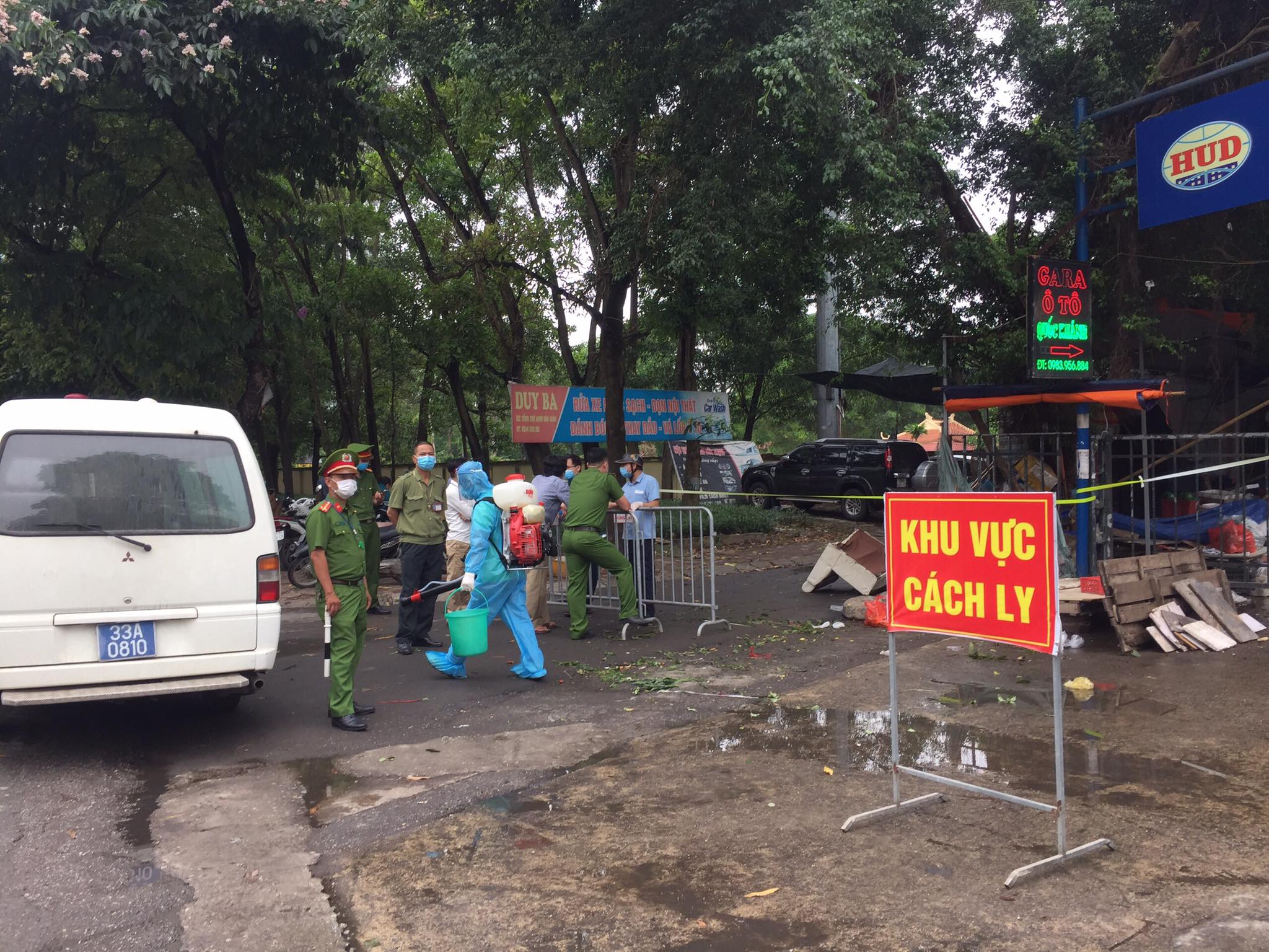 Hà Nội: Phong toả chợ Xanh Văn Quán khi có ca dương tính với SARS-CoV-2  - Ảnh 1.