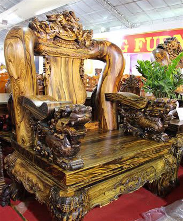 Những "kiệt tác" bàn ghế kỳ lân tiền tỷ được đại gia Việt ráo riết săn lùng - Ảnh 4. Những "kiệt tác" bàn ghế kỳ lân tiền tỷ được đại gia Việt ráo riết săn lùng - Ảnh 4.