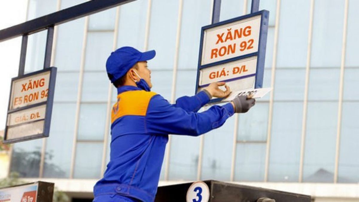 Giá xăng ngày mai (27/5) sẽ giảm? - Ảnh 1. Giá xăng ngày mai (27/5) sẽ giảm? - Ảnh 1.